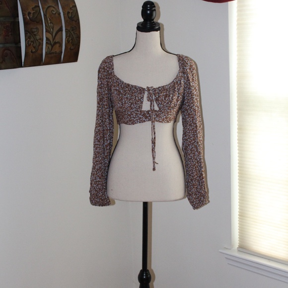 Garage, Ava Tie Front Floral long sleeve crop shirt Blouse NWT - Picture 2 of 11